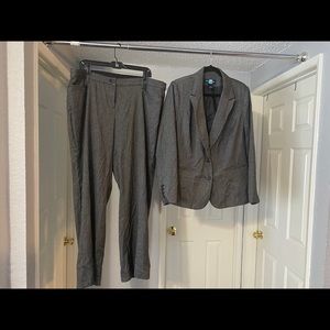 ***LOT*** Lane Bryant Suits Size 20